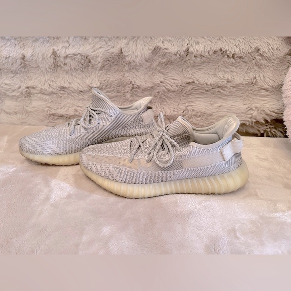 Adidas Yeezy 350 Boost V2 Non reflective Grey White Running Shoes 11 - Picture 4 of 11
